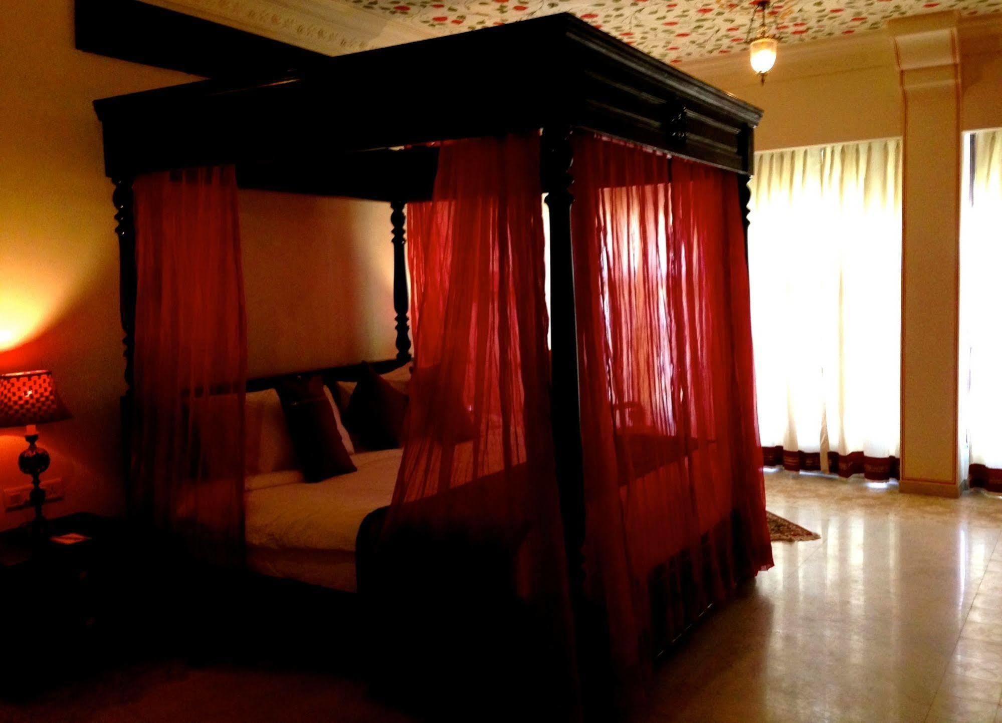 Treehouse Anuraga Palace Савай Мадхопур Екстериор снимка