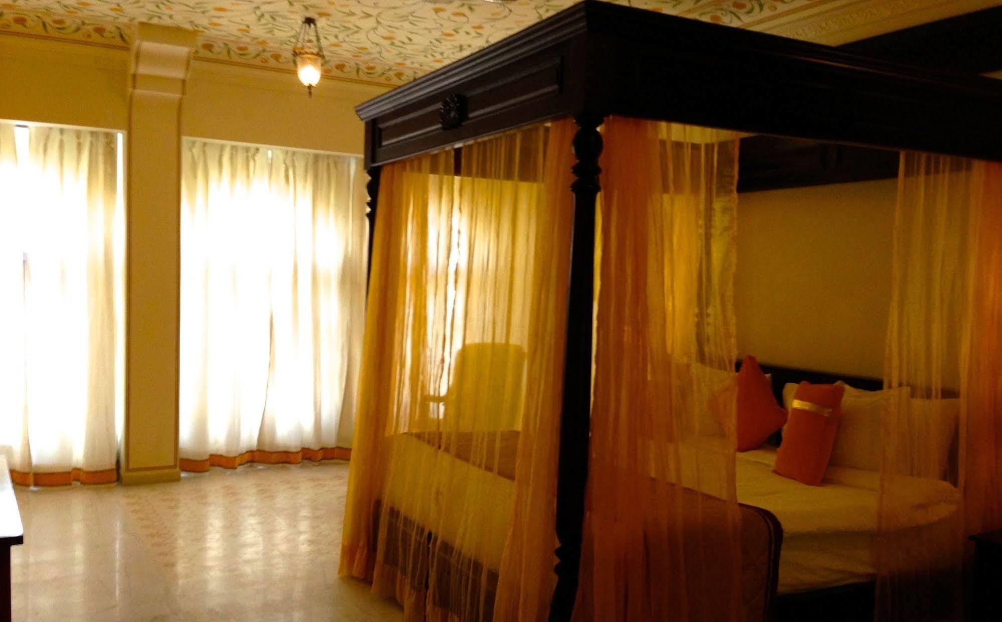 Treehouse Anuraga Palace Савай Мадхопур Екстериор снимка